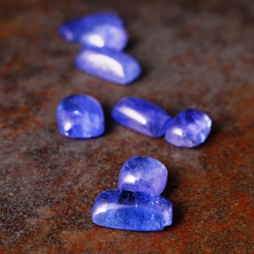 Tanzanite nugget healing crystal | Tanzanite gemstone | Tanzanite Healing Properties | Tanzanite Meaning | Benefits Of Tanzanite | Metaphysical Properties Of Tanzanite | Tanzanite zodiac sign | Tanzanite birthstones